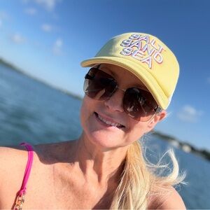 Meet your Posher, Leslie